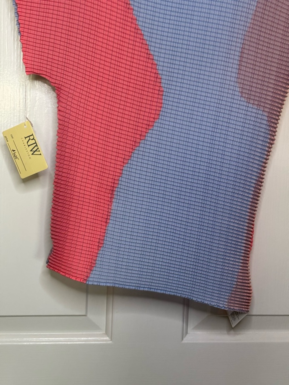 NWT ISSEY MIYAKE Unique Pleated Wave Colorblock Top in Coral & Periwink size 2/S - Picture 3 of 13